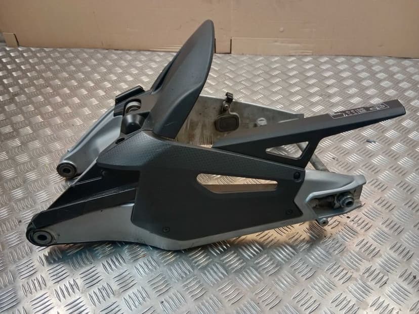 Aprilia RS 660 Wahacz Tył Tylny Błotnik Zawieszenie Tylne 20-25
