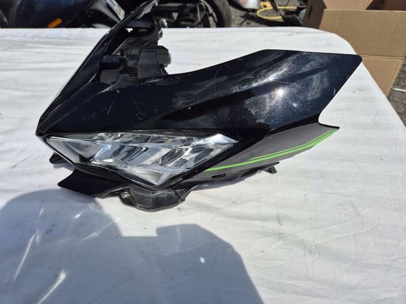 Lampa Reflektor z Owiewką Kawasaki Ninja 400