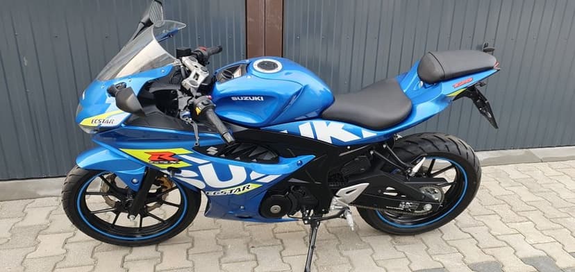 SUZUKI  GSX-R125   5 tysięcy przebiegu  yzf 125r  yzf r125 cbr 125