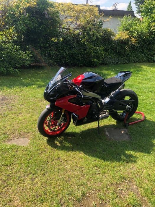 Aprilia RS 660 na tor