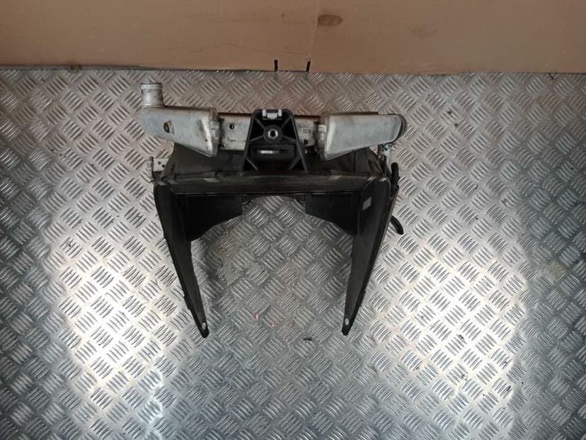 Ducati Panigale 959 V2 Chłodnica Dolna Górna Mocowanie Zbiorniczek