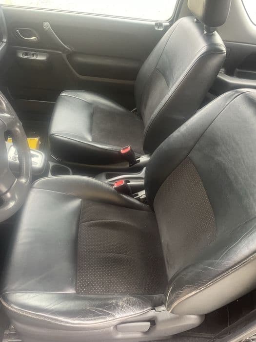 Fotele siedzenia kanapa Suzuki Jimny lift 07r skóra alkantara wnętrze komplet