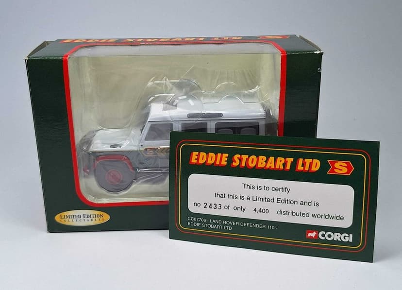 CORGI - LAND ROVER DEFENDER 110 "Eddie Stobart Ltd." , skala 1:43