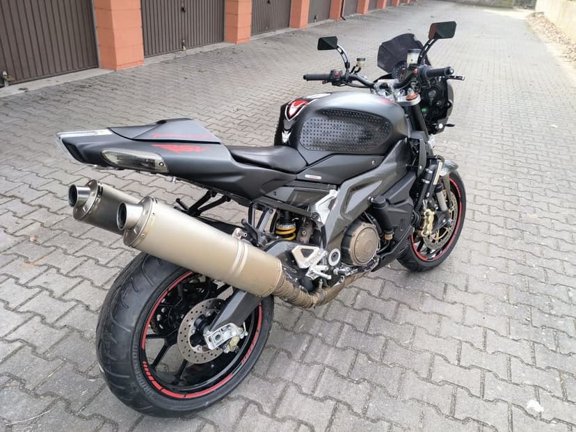 Aprilia Tuono (Carbon)