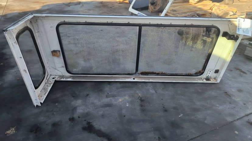 land rover defender 2000 tył strona lewa szyba tylna