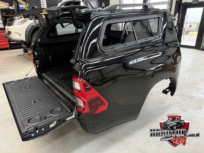 Zabudowa Paki PREMIUM HARDTOP (Szyby Przesuwne) TOYOTA HILUX 2015+ 4x4
