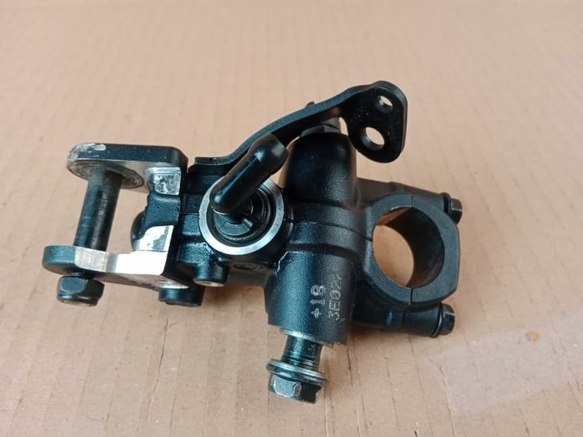 Aprilia RS 660 Pompa Hamulca Przedniego Przód BREMBO  20-25