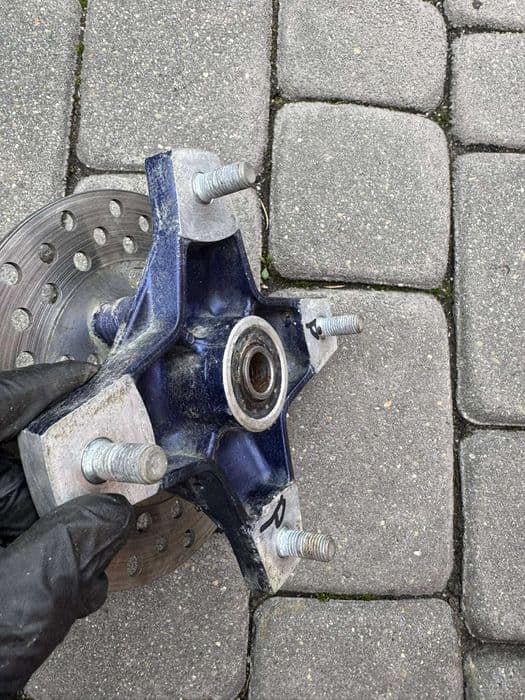 Suzuki LTZ 250 / 400 piasta przod tarcza hamulcowa 2003-2010