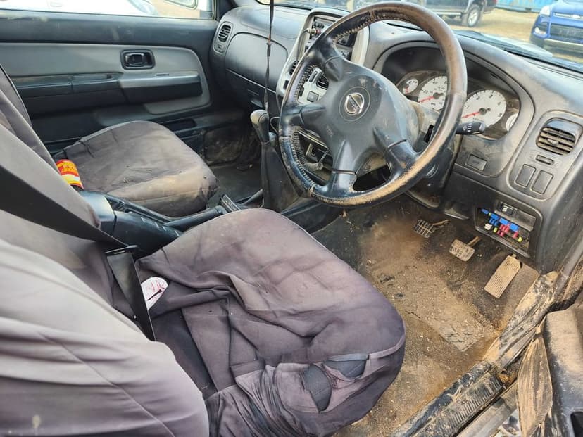 Nissan Navara 2.5d 4x4 Anglik Sławsk