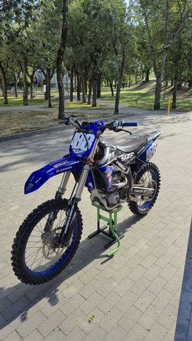 Yamaha Yzf 250 .