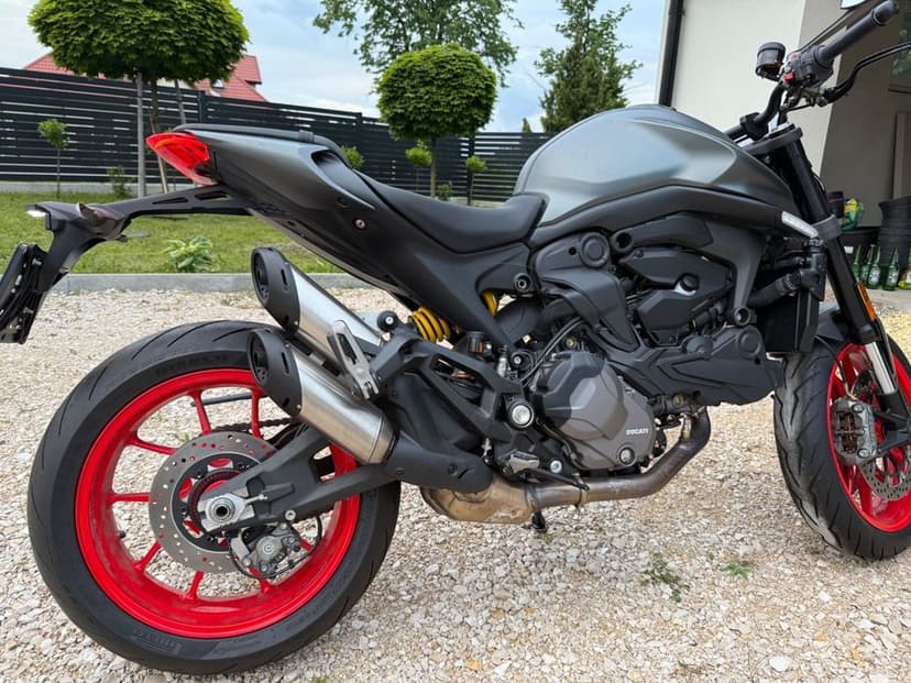 Ducati Monster  937cc