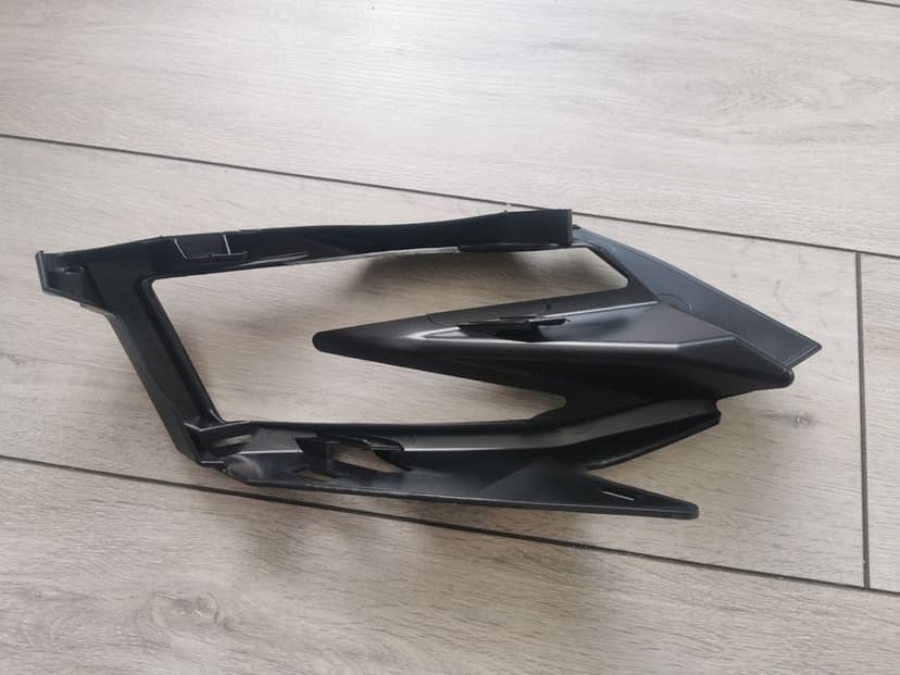 Can am Maverick x3 Osłona owiewka panel obudowa lampy tył ramka prawa