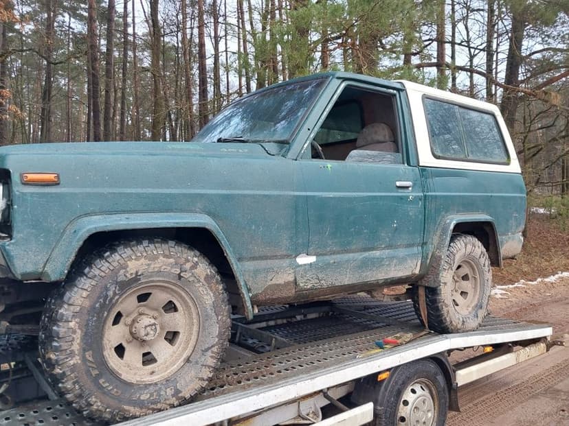 Nissan patrol k160 3.3d 3.2d kokpit szyba resory przekładnia