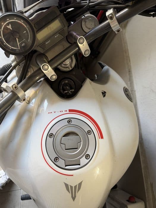 Motor yamaha mt03 2006