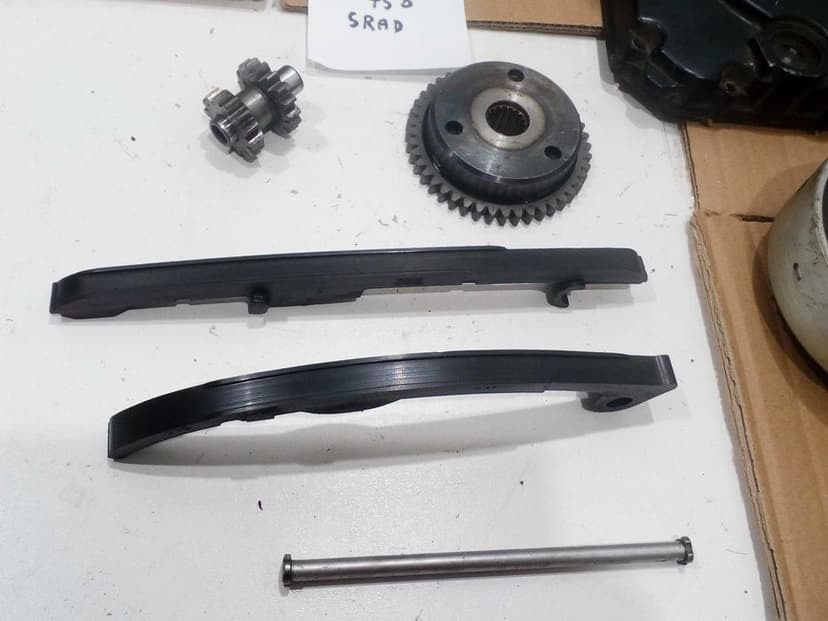 Suzuki GSXR 750 SRAD GSX R wał kartery tłoki cylindry silnik na części