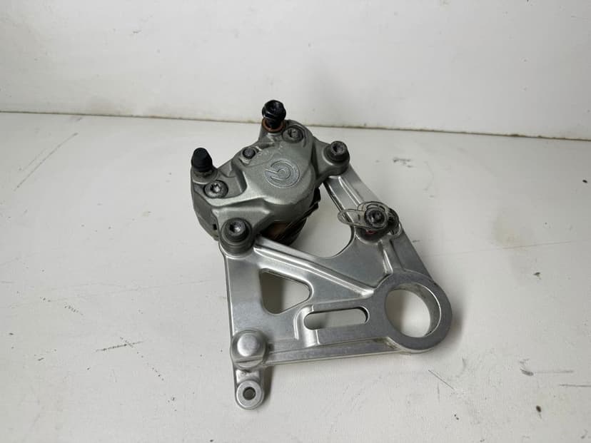 Ducati Monster 821 Brembo Zacisk Hamulcowy Tył Tylni Klocki Kopyto 17