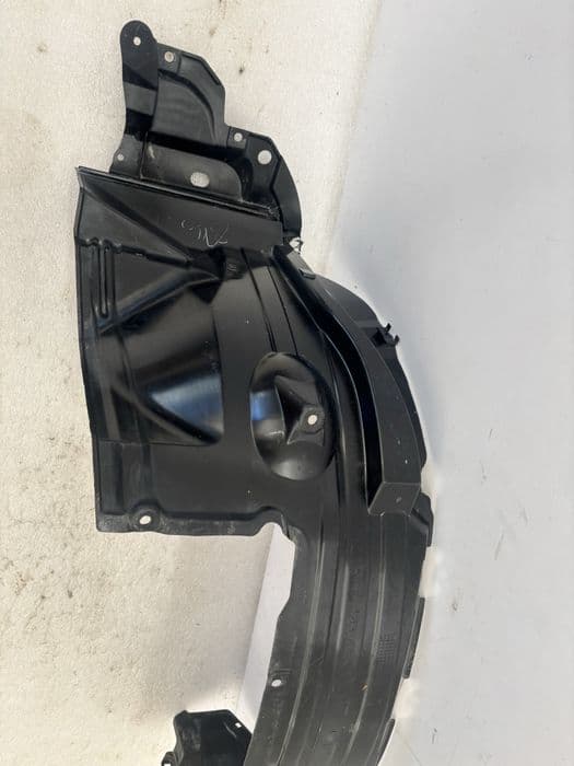 Toyota Hilux VIII 8 lift FL 20- nadkole prawy przód prawe przednie