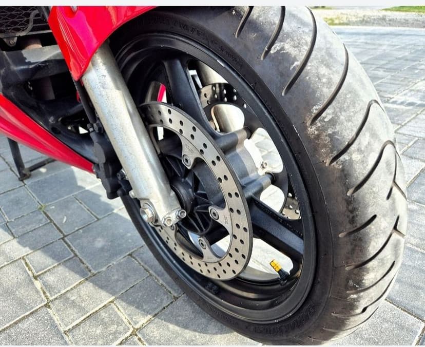 Honda CBR 1000F SC24