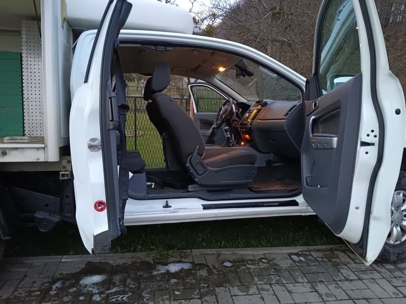 Ford Ranger 4.osobowy,nowy silnik 7000km, cenna brutto