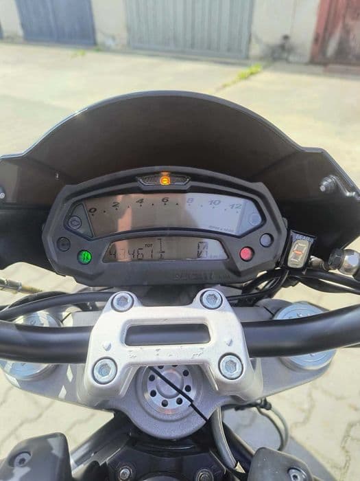Ducati Monster 696 + ABS
