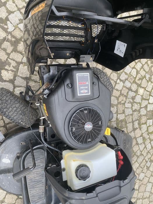 MC CULLOCH M200-117T(husqvarna) , traktorek kosiarka, 20 koni jak nowa