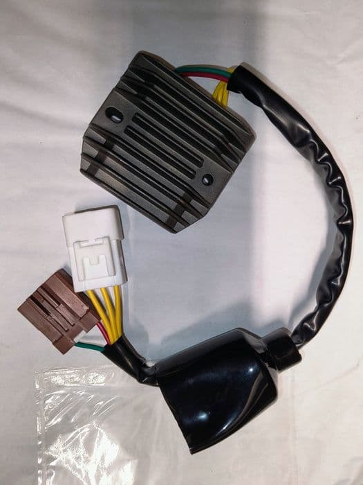 Części do Honda Varadero XL1000V: łozysko koła, regulator napiecia