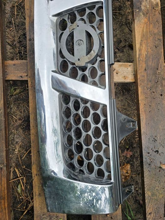 grill Nissan Navara D22 2002-