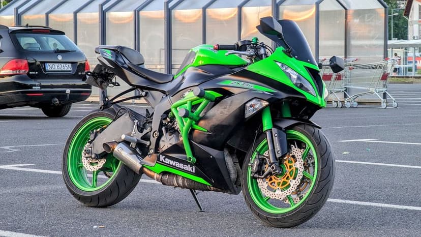 Kawasaki Ninja 636 ZX6R 2014 Stunt