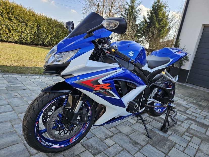 Suzuki GSXR 750 K9