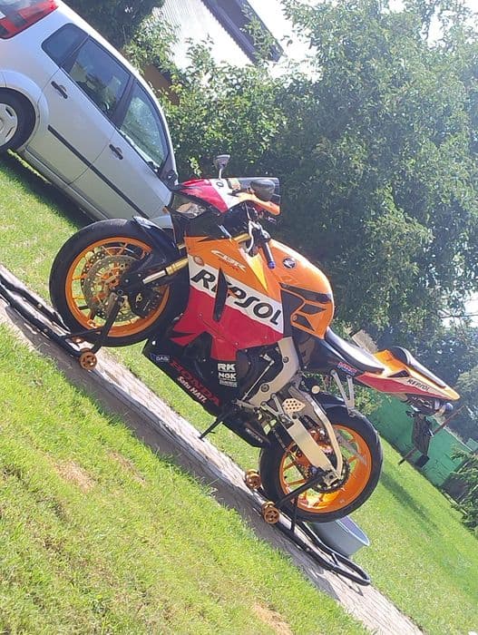 Honda CBR 600rr pc40 lift. 2014