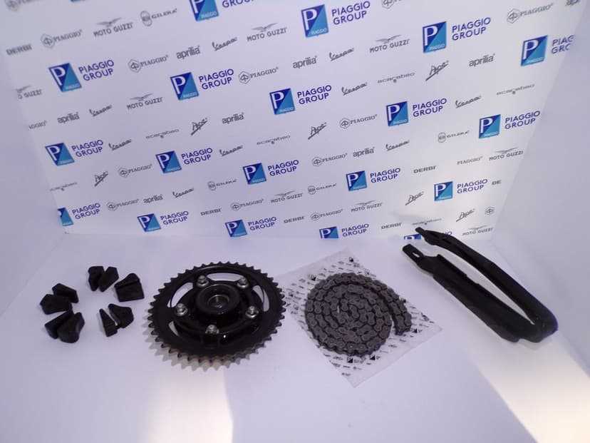 Napęd Łańcuch Zębatka Gumy Ślisk komplet Aprilia RS660 Tuono 660 OEM.