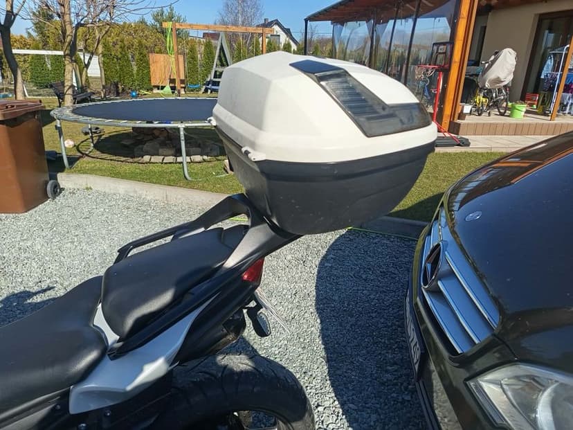 Kufer givi blade ze stelażem Yamaha fz8 Fazer