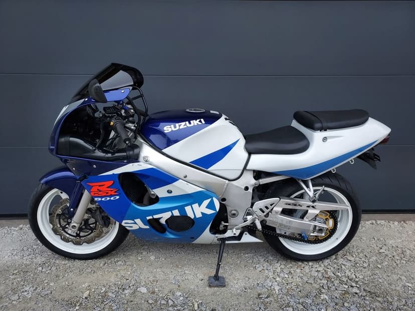 Suzuki GSX-R 600 SRAD 1997r