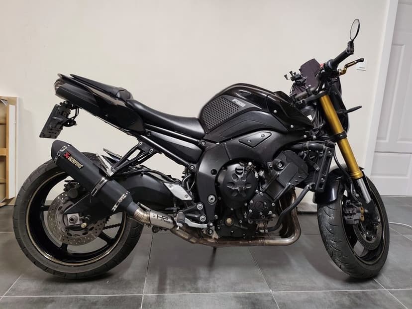Yamaha FZ8 naked 800 fazer