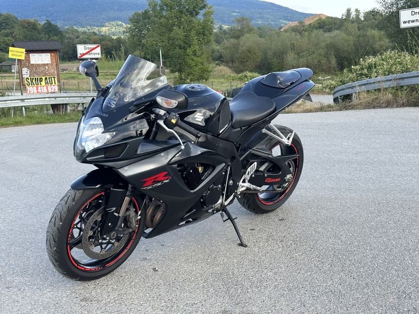 Suzuki GSXR 750 K7