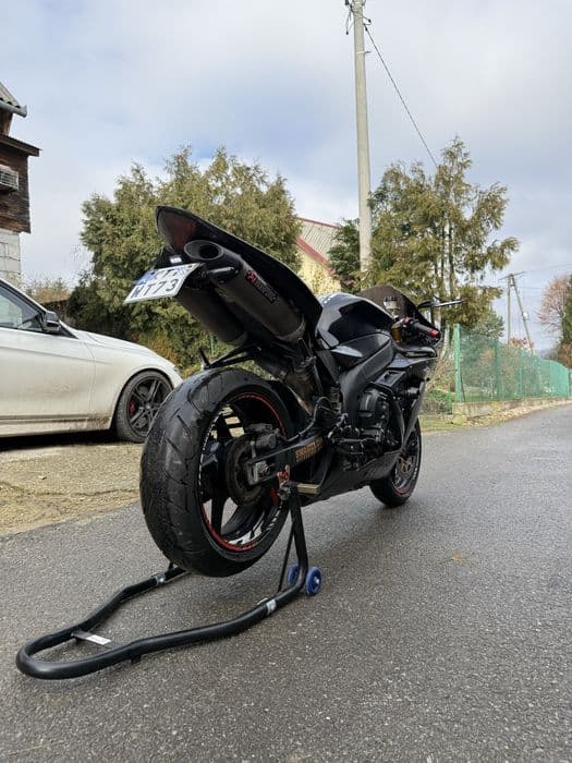 Yamaha r1 Akrapovic rezerwacja