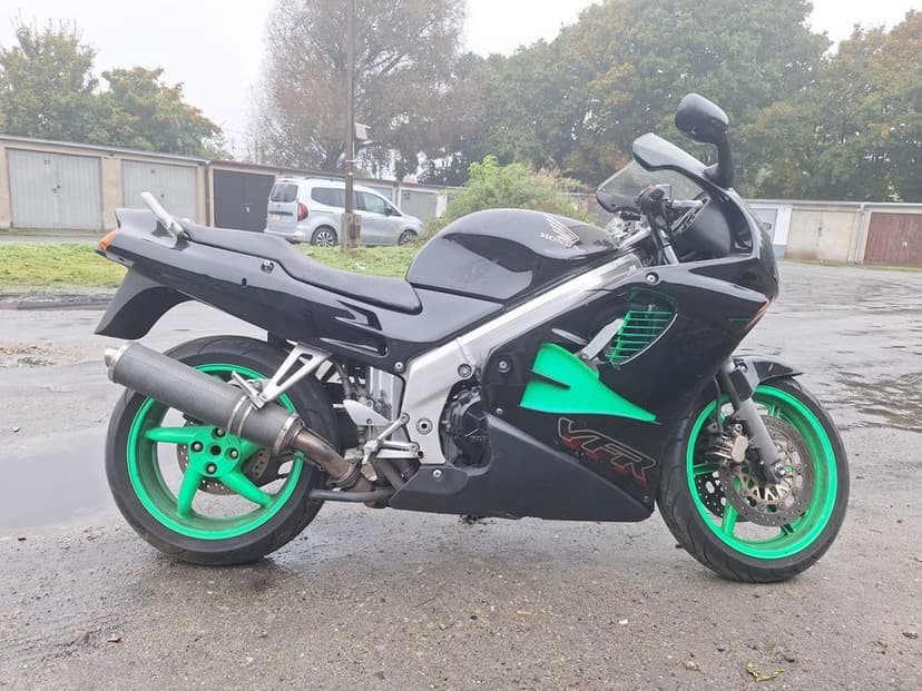 Honda VFR 750 Uszkodzony Transport