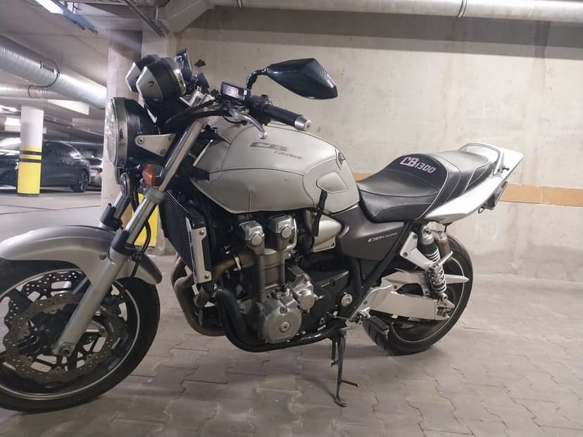 Honda CB 1300 motocykl