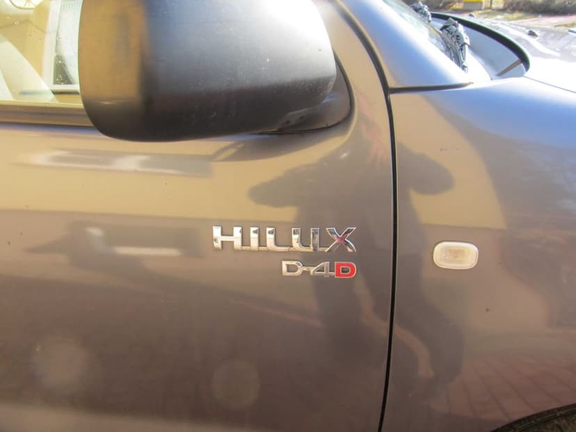 Toyota HILUX samochód terenowy pick-up