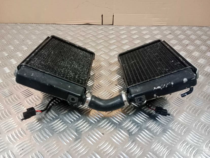 Aprilia Tuono RSV 1000 Mille Chłodnice Chłodnica Wentylator + Zbiornik