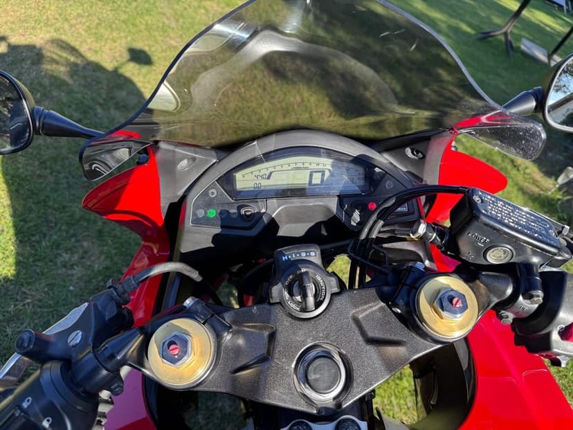 Honda cbr 600f roczniku 2012