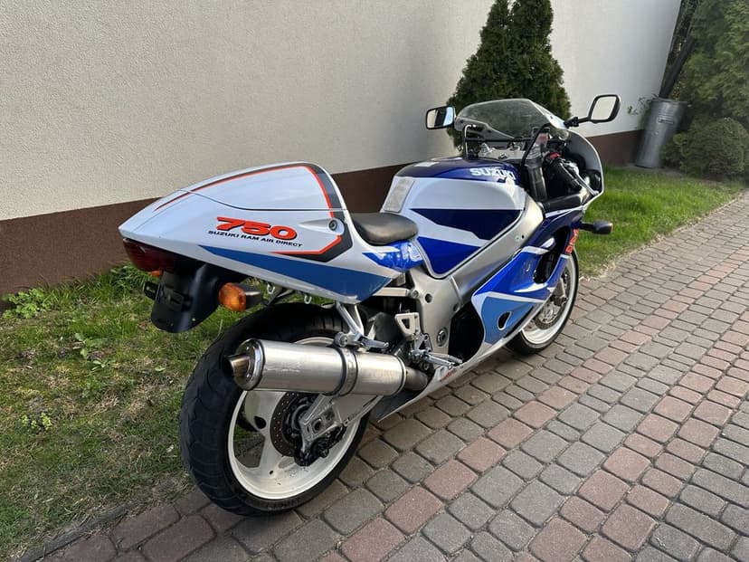 SUZUKI GSXR 750 SRAD oryginal/bezwypadkowy