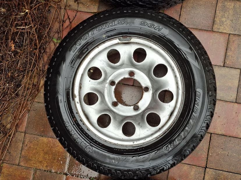 Koła z oponami AT  Suzuki jimny 205/70R15