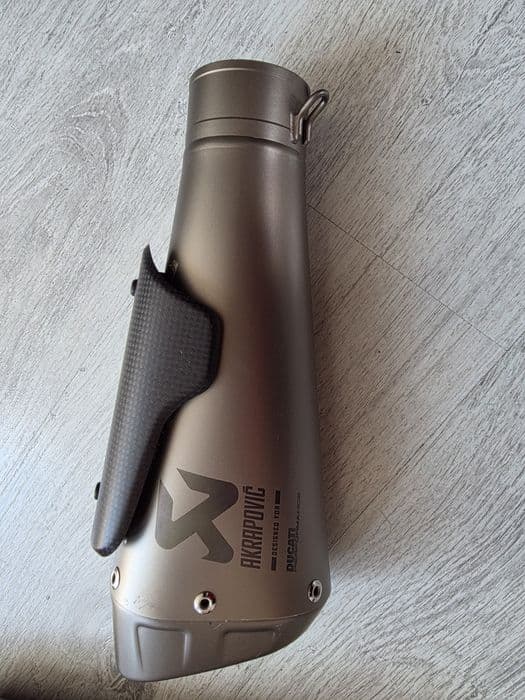 Akrapovic Ducati streetfighter v4s