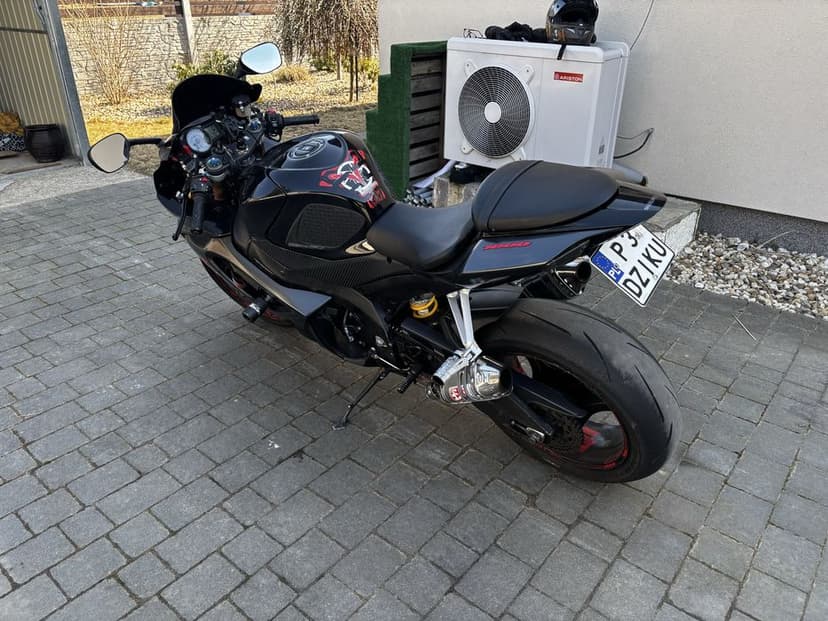 Suzuki GSX-R 1000 K8 / Zamiana /