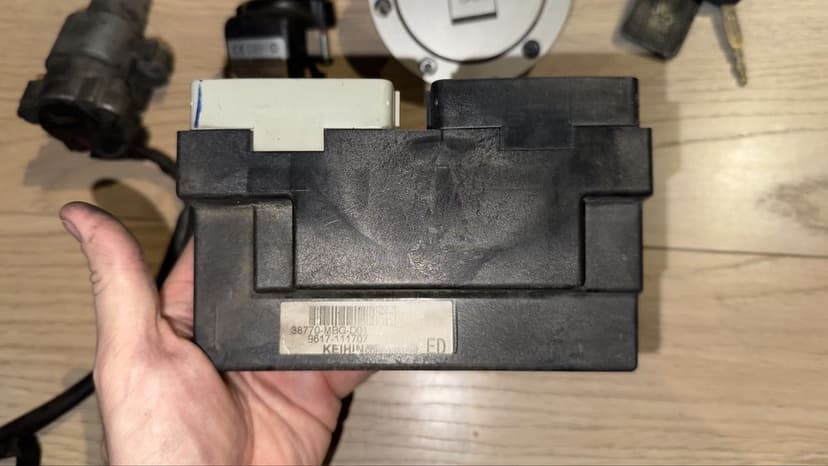 Honda VFR800. 2001r komputer