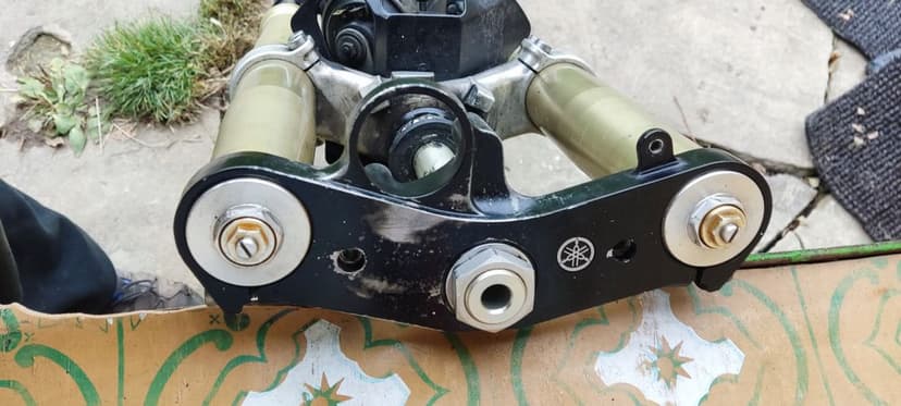 Yamaha r1 rn12 lagi półki komplet