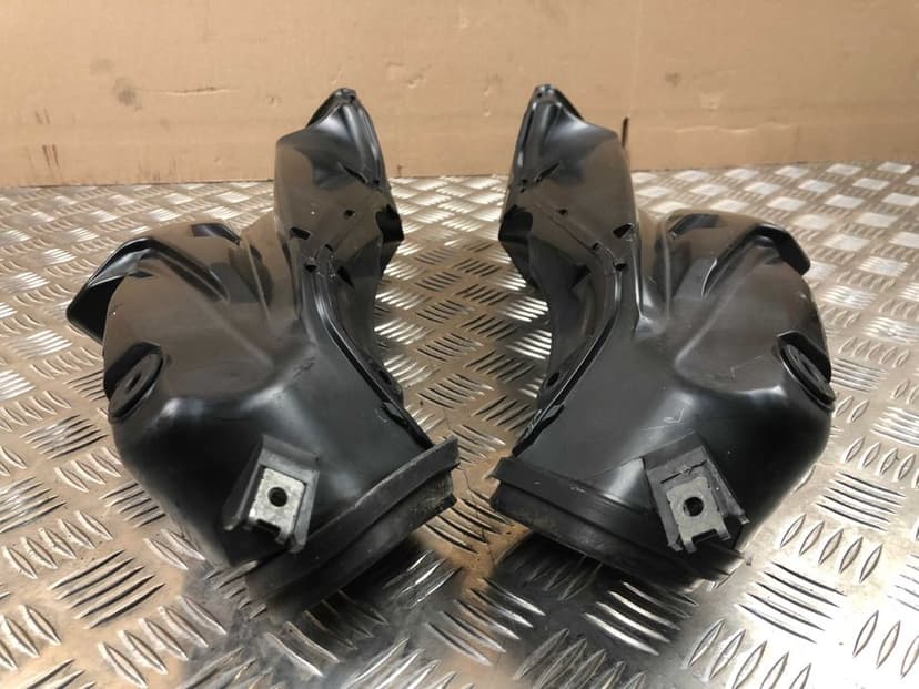 Suzuki GSX-R 600 700 K6 K7 Wloty Przód Tunele Wlot Prawy Lewy Kratki