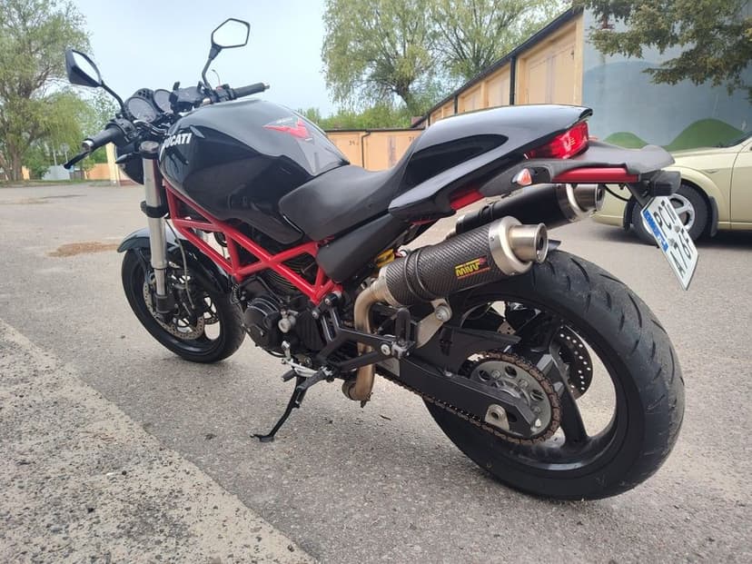 Ducati Monster 695
