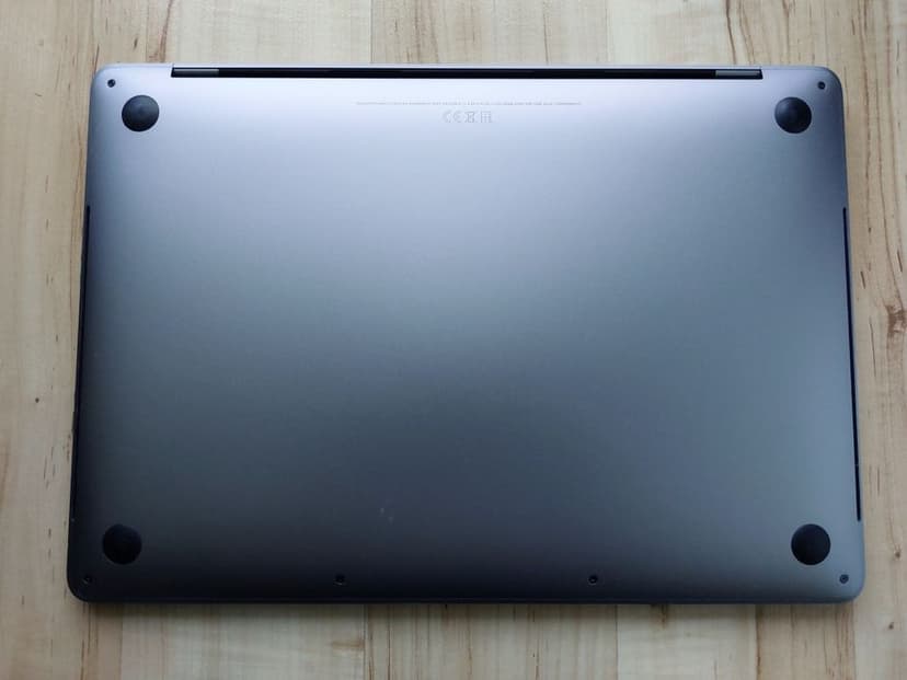 Macbook Pro 13 2020 Uszkodzony - Nie włącza się